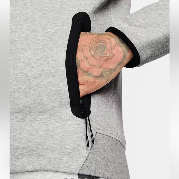 Nike Sportswear Tech Fleece Windrunner Full-Zip Hoodie - Picture 12 of 13